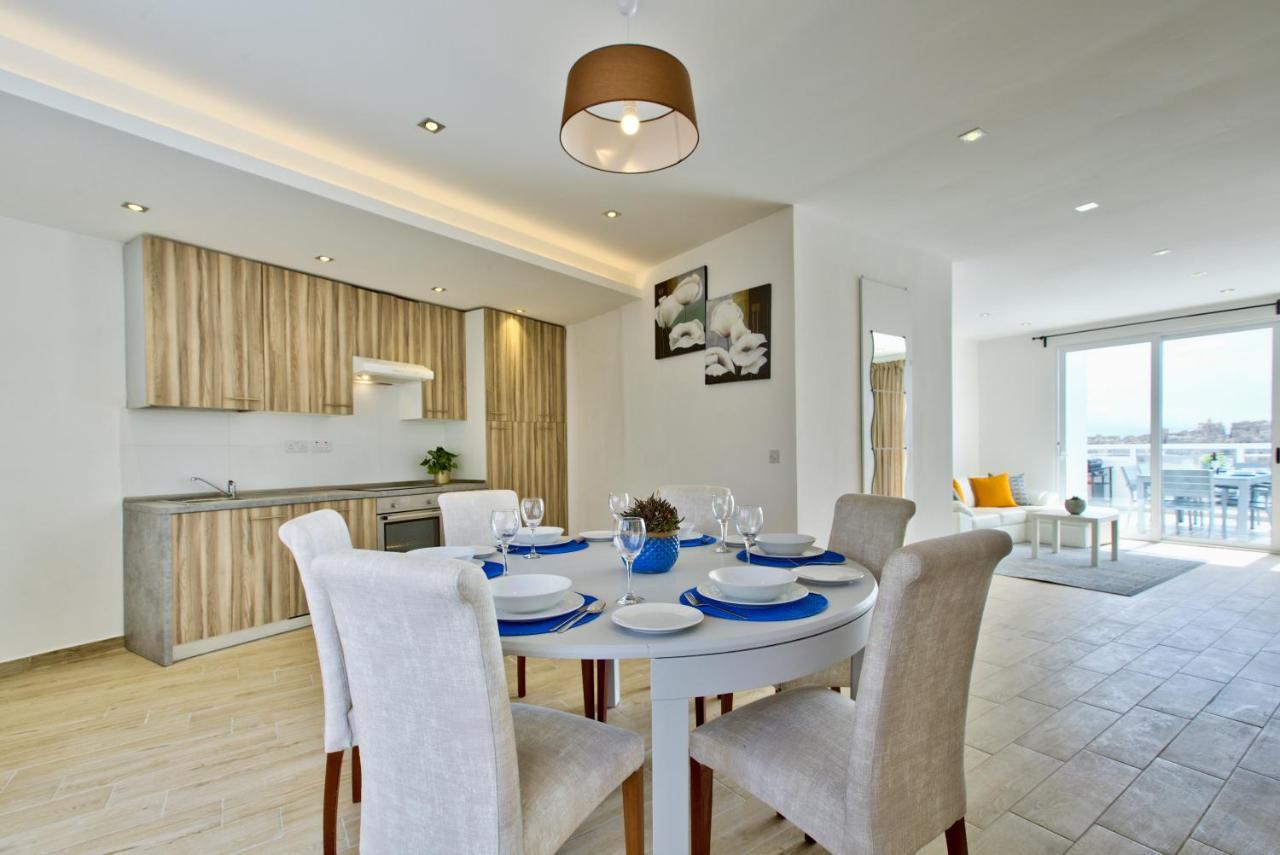 Sliema Duplex Penthouse With Sea Views & Private Terrace By Shortletsmalta Apartman Kültér fotó
