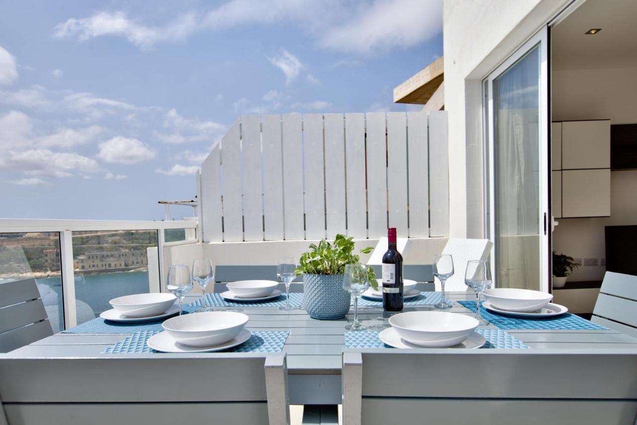 Sliema Duplex Penthouse With Sea Views & Private Terrace By Shortletsmalta Apartman Kültér fotó