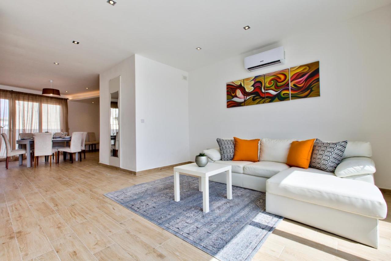 Sliema Duplex Penthouse With Sea Views & Private Terrace By Shortletsmalta Apartman Kültér fotó