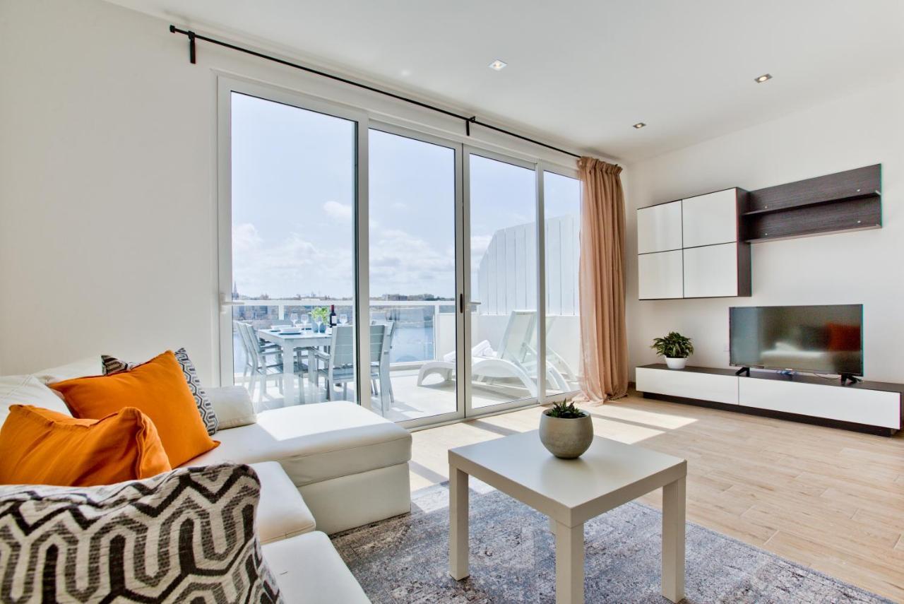 Sliema Duplex Penthouse With Sea Views & Private Terrace By Shortletsmalta Apartman Kültér fotó