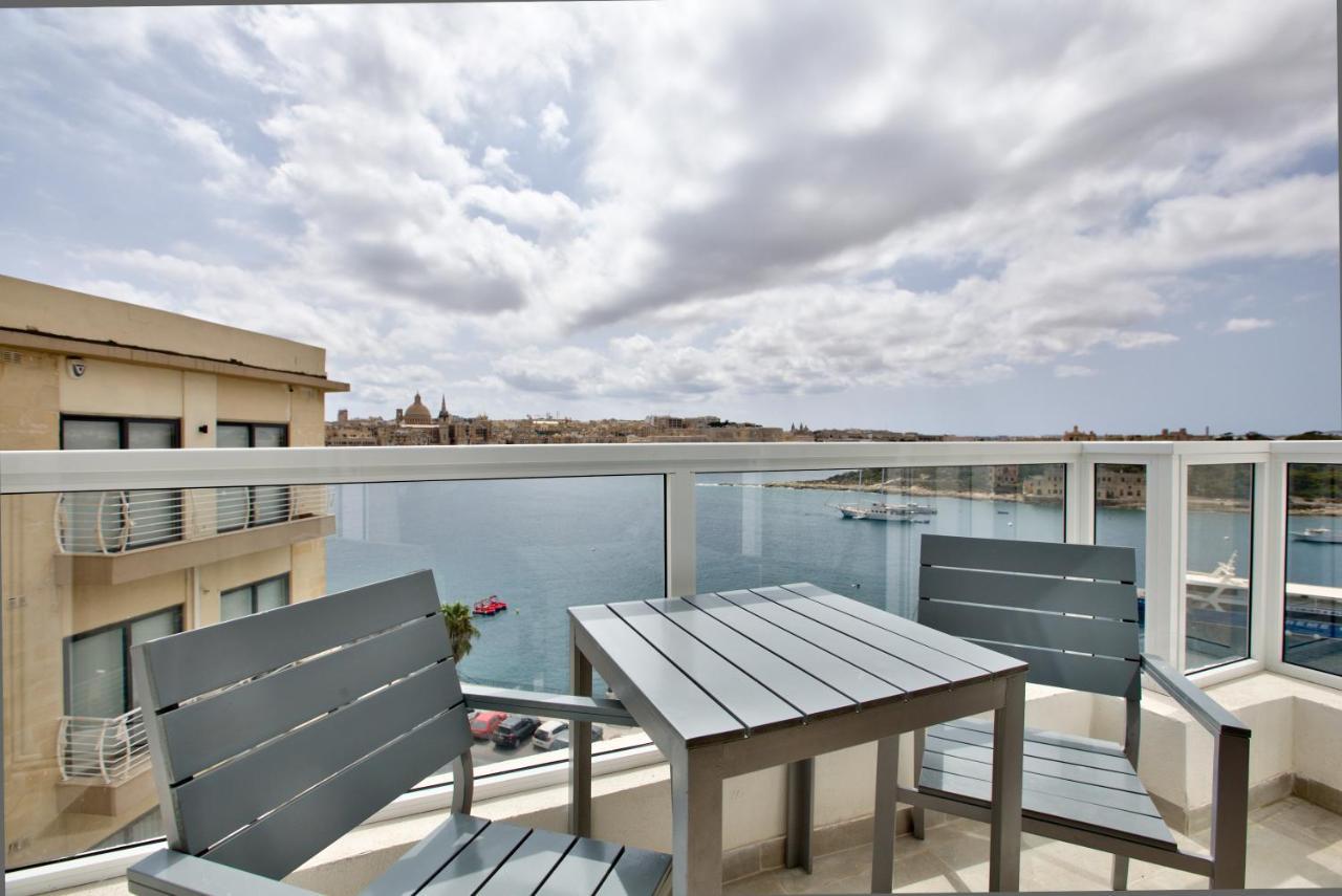 Sliema Duplex Penthouse With Sea Views & Private Terrace By Shortletsmalta Apartman Kültér fotó