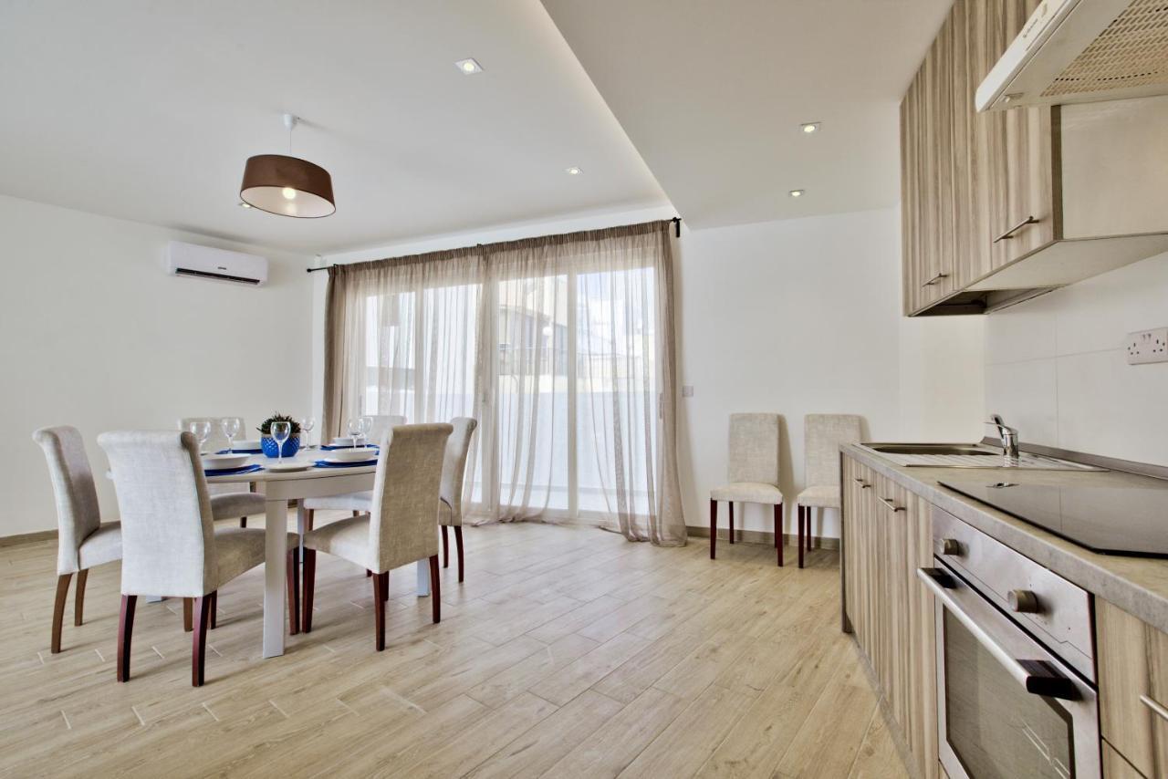 Sliema Duplex Penthouse With Sea Views & Private Terrace By Shortletsmalta Apartman Kültér fotó