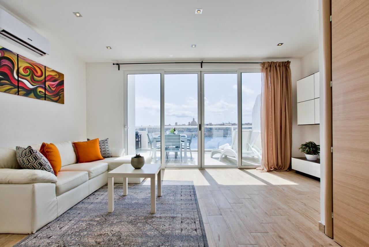 Sliema Duplex Penthouse With Sea Views & Private Terrace By Shortletsmalta Apartman Kültér fotó