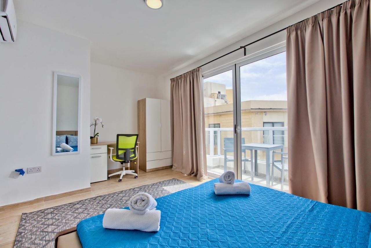 Sliema Duplex Penthouse With Sea Views & Private Terrace By Shortletsmalta Apartman Kültér fotó