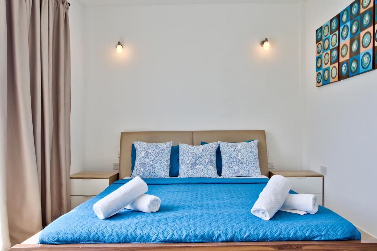 Sliema Duplex Penthouse With Sea Views & Private Terrace By Shortletsmalta Apartman Kültér fotó