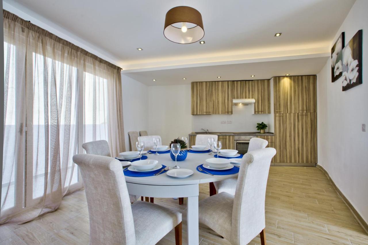 Sliema Duplex Penthouse With Sea Views & Private Terrace By Shortletsmalta Apartman Kültér fotó